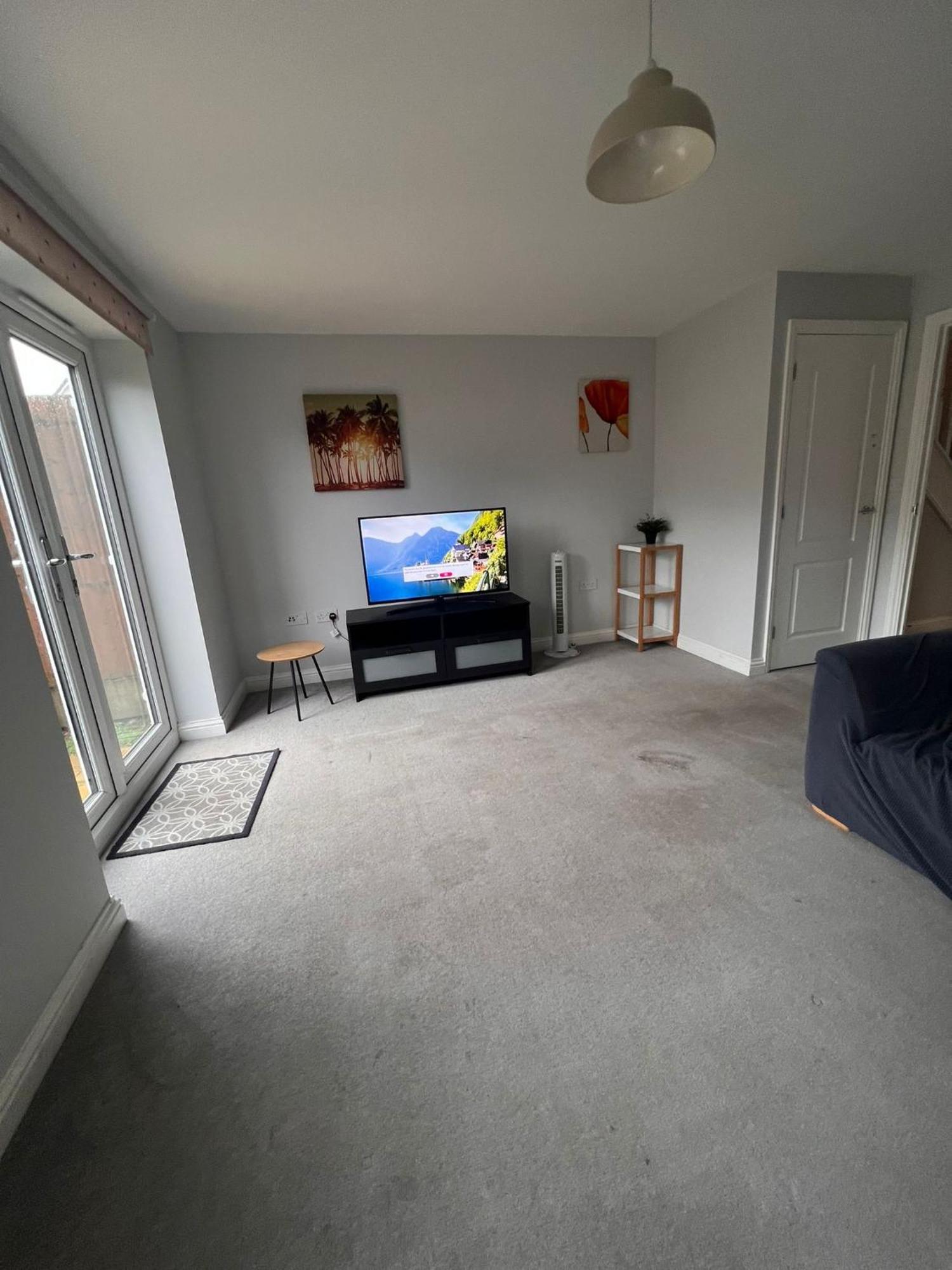 Whyte, Modern 3 Bed House With Garden, Sleeps 9, Free Parking, Sittingbourne City Centre, Kent Eksteriør billede